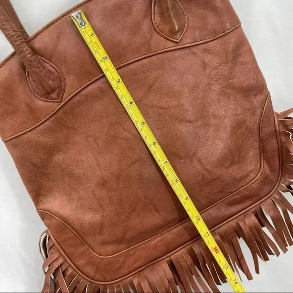 East West Tan Leather Boho Fringe Shoulder Bag Purse Snap Closure Vintage - Picture 13 of 16